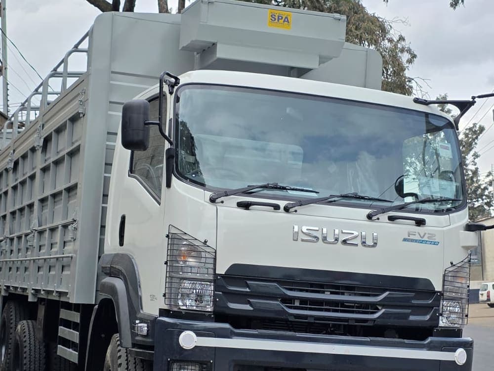 Isuzu FVZ34T Cargo Truck Chassis - Medium Duty (F-Series) gallery 3