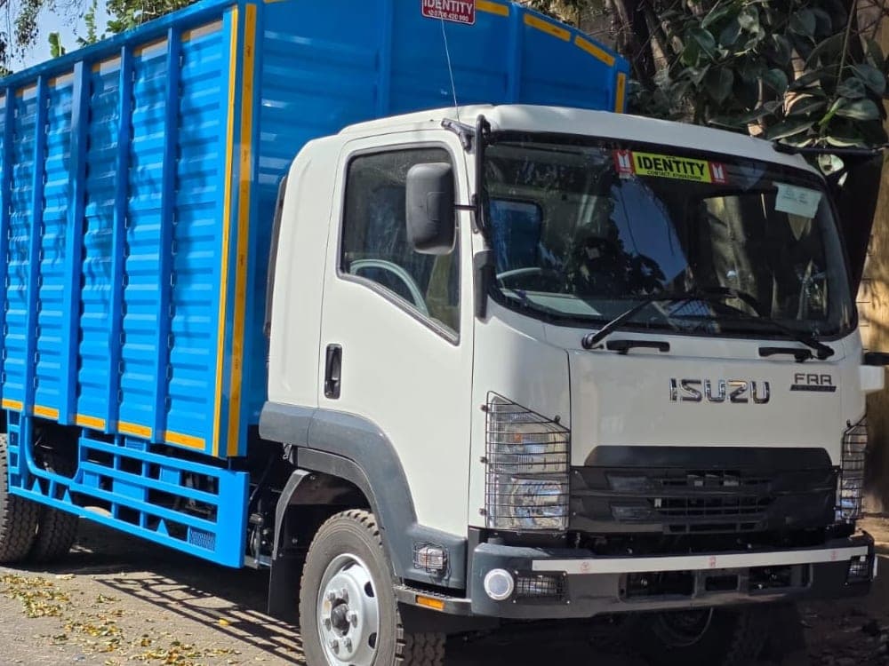 Isuzu FRR90N Truck - Medium Duty (F-Series) gallery 3