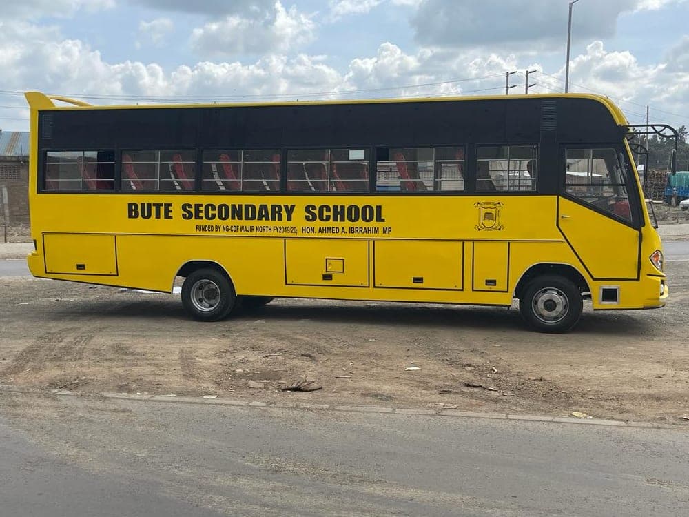 Isuzu FRR90 Bus (50-seater) gallery 12