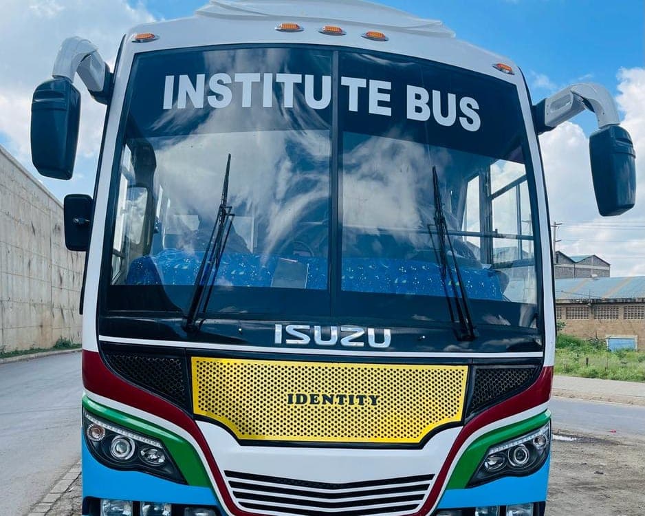 Isuzu FRR90 Bus (50-seater) gallery 4