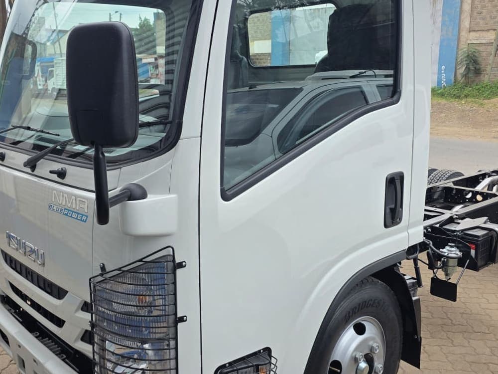 Isuzu NMR85H Truck - Light Duty (N-Series) gallery 4