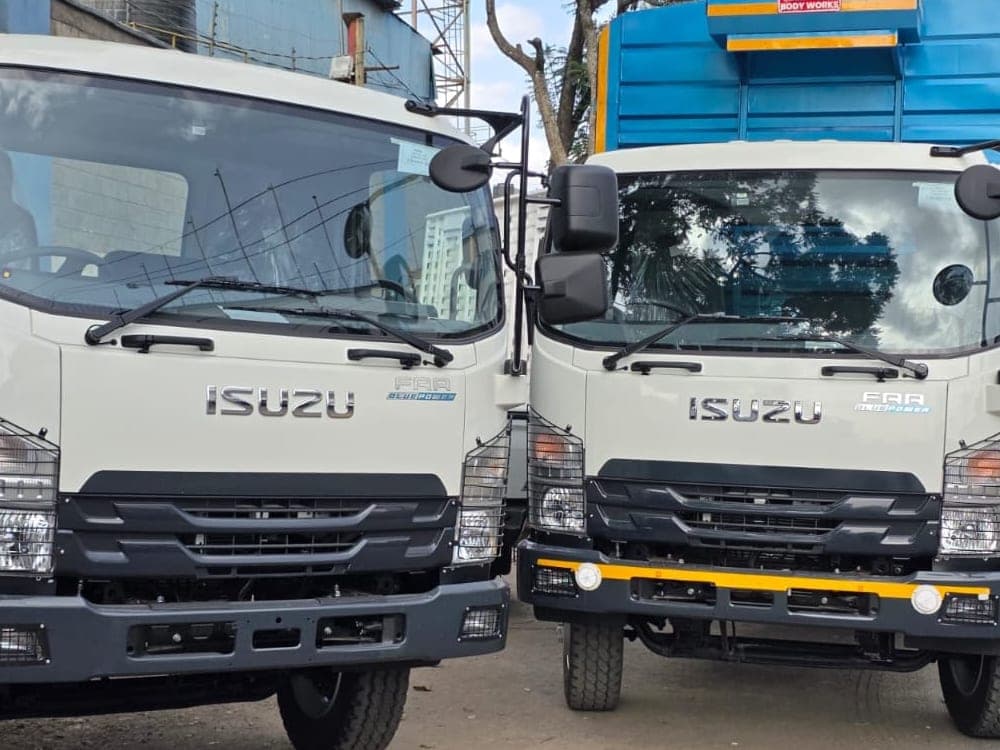 Isuzu FRR90N Truck - Medium Duty (F-Series) gallery 2