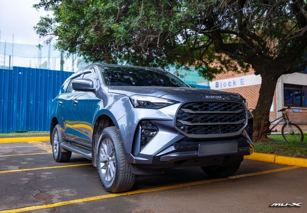 Isuzu mu-X LS-U gallery 2