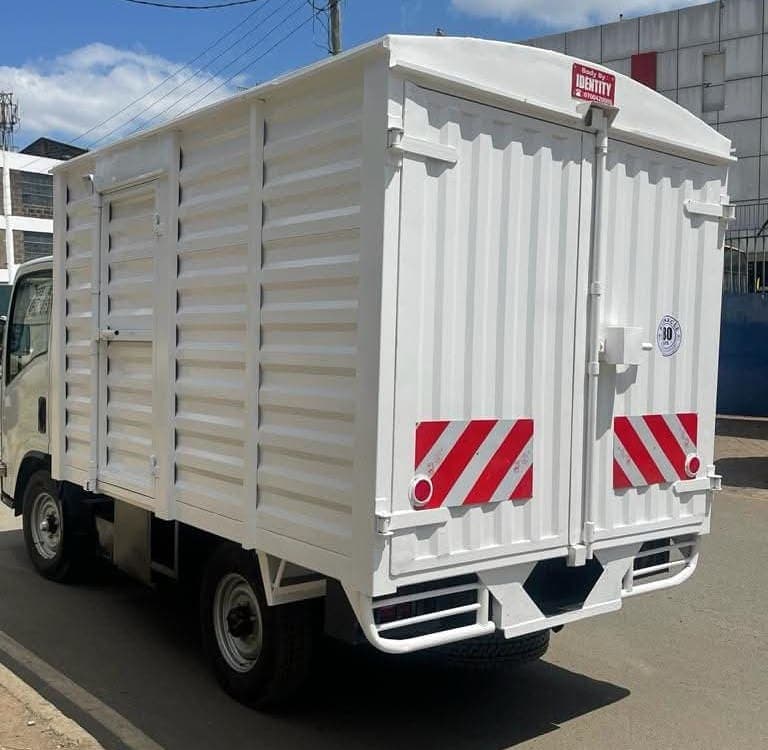 Isuzu NLR77E Truck - Light Duty (N-Series) gallery 4