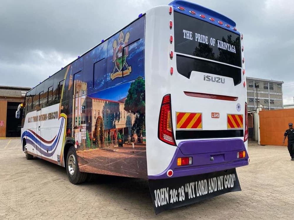 Isuzu FVR34S Bus (67-Seater) gallery 2