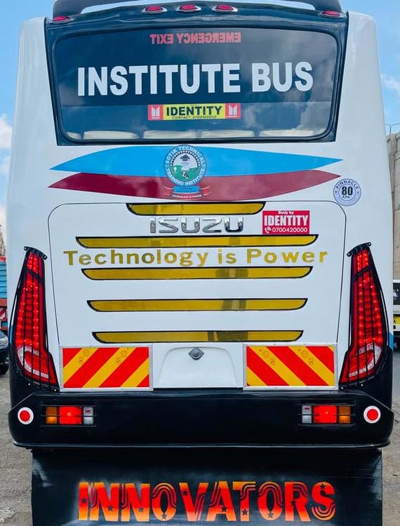 Isuzu FRR90 Bus (50-seater) gallery 3