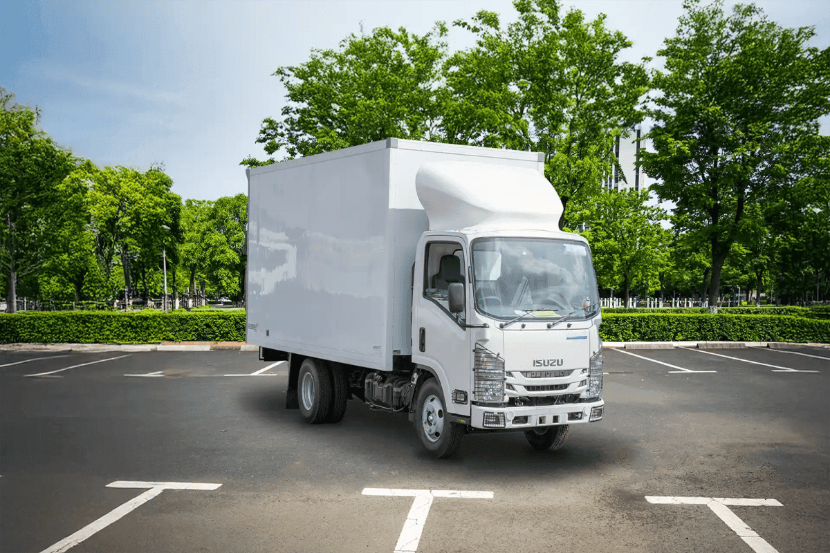 Isuzu NMR85H Truck - Light Duty (N-Series) - View 1